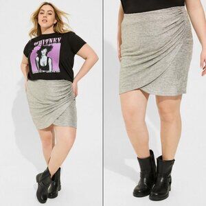 NWT Torrid Foil Knit Tulip Mini Skirt with Ruching in Silver Womens Size 10 Glam